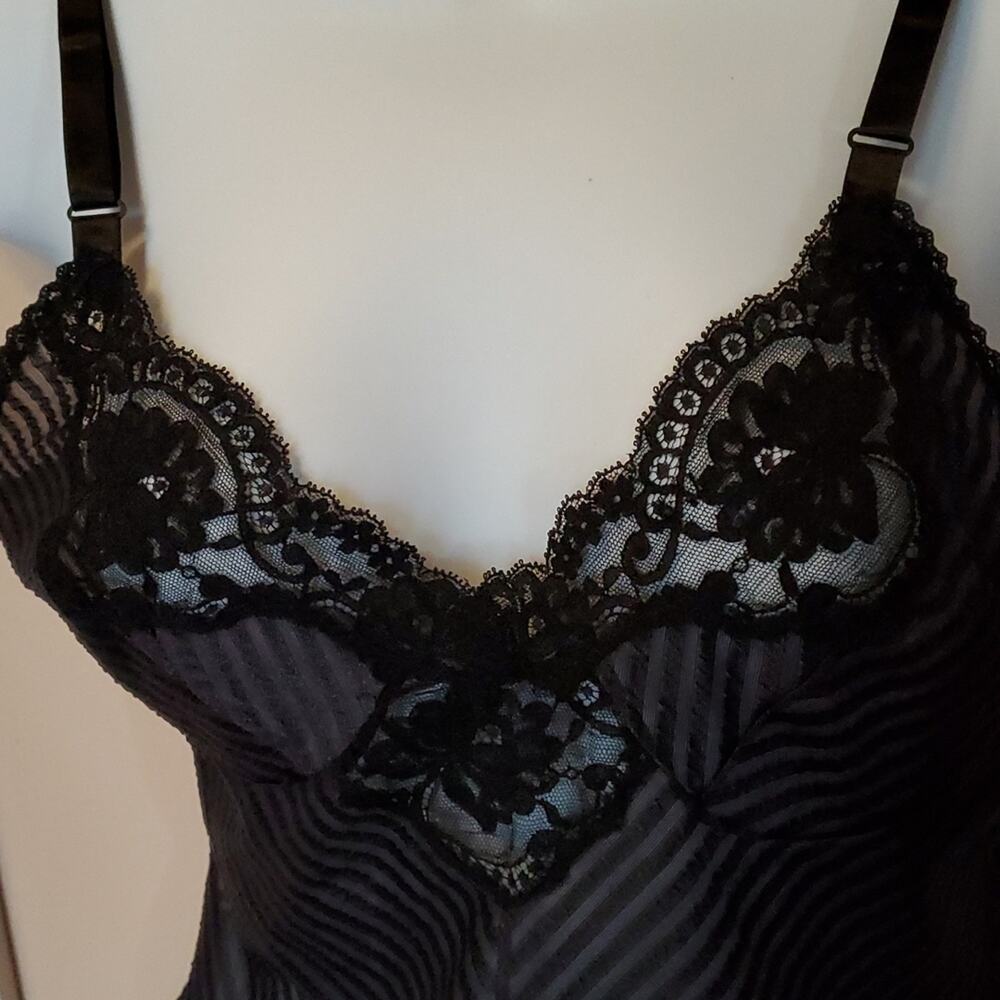 Lorraine vintage 80's Lace camisole & cami short nightwear size 7 EUC